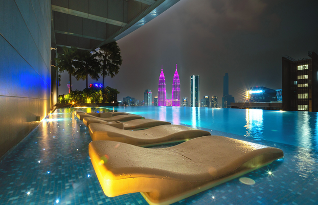 Moonway Luxury Suites At Eaton Residence - Photo 1