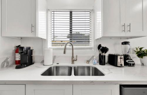 Cozy Elegant Oasis With Parking - Foto 17