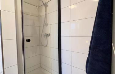 Exquisite Superior Suite 80m2 mit 2 Schlafzimmern & Badewanne - Messe Essen - Foto 29