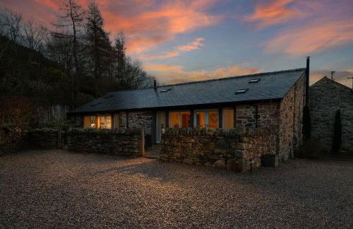 CRUCK BARN - Beautiful Renovated Barn within the Countryside - Photo 37
