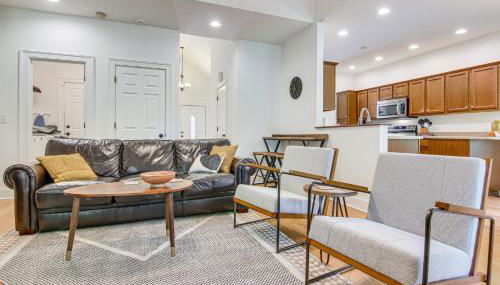 Black Mountain Hideaway with Hot Tub and Pool Table! - Foto 5