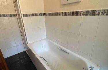 Lovely house & driveway parking - Foto 9