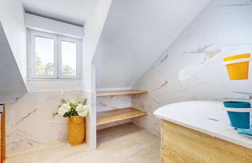 4 Bedroom Amazing Home In Sanilhac - Foto 25