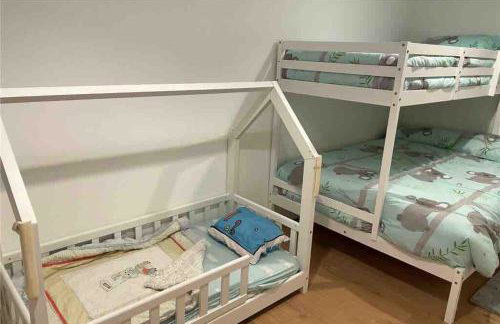 10 mins from Gatwick, jacuzzi, 8 persons - Foto 7