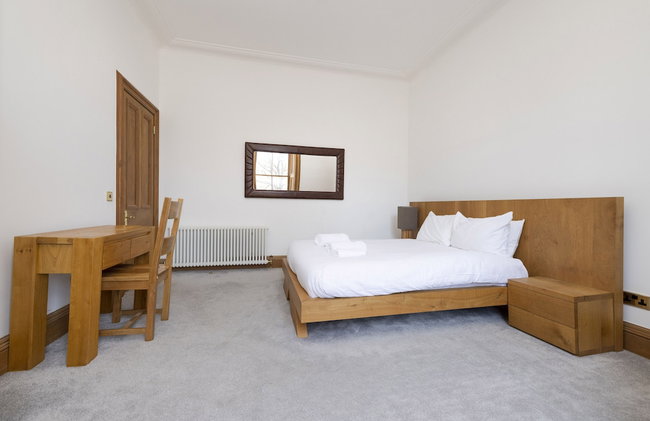 JOIVY 5 Bedroom Apt Near Meadows & George Square - Foto 39