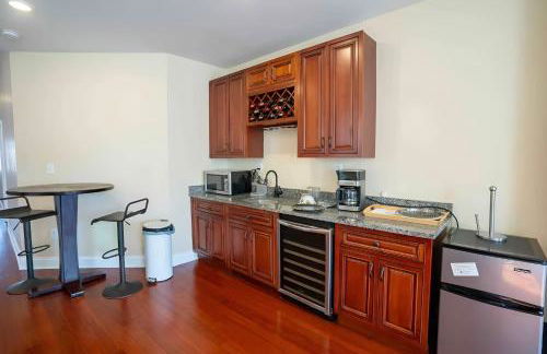 Modern Retreat Near John Hopkins Central Location! - Foto 7