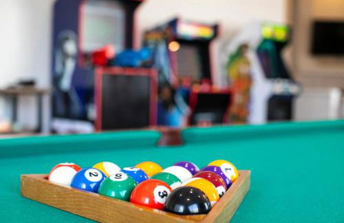 Cozy 5BR with Games and Pool for All - Foto 23