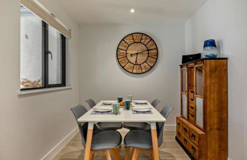 Byron - Luxury Self-Catering Coastal Apartment at the Heart of Woolacombe with Heated Indoor Pool & Gym - 4 Minutes Walk to Beach! 6 Middlecombe - Photo 11