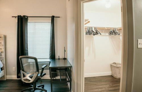 Stunning Home with Pool, Game Room and Firepit - Photo 8