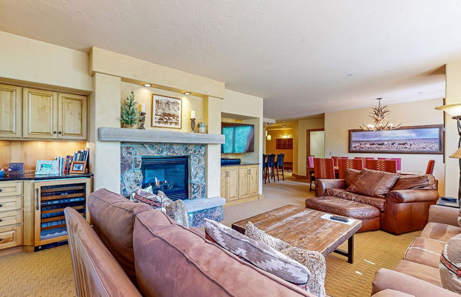 Torian Plum Condominiums - Foto 66