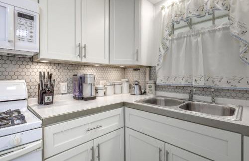 Less Than 2 Mi to Beach Cozy Cottage with Patio on Cape Cod - Photo 21