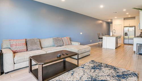 Near Parks and Golf Surprise Home with Pool Access! - Foto 5