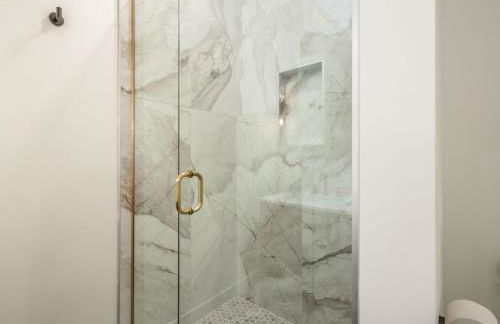 Modern Luxury 4BR 3 5BA Oasis in Historic Old Town East PD - Foto 22