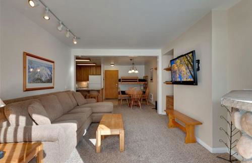 St Anton Courtyard View Ski-In and Out 1 Bedroom Condo - Foto 21