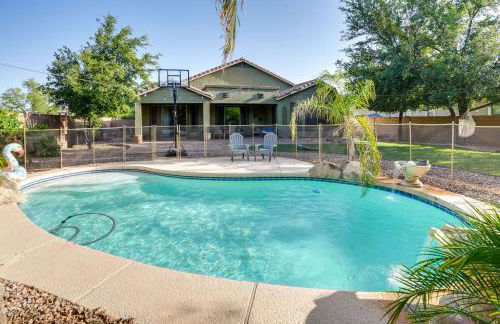 4 Mi to Surprise Stadium! Sunny V Home with Patio - Foto 27