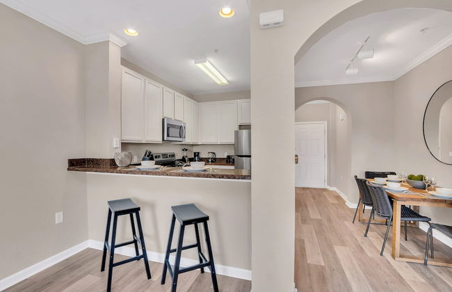 2BR Condo - Hot Tub Pool Near Disney - Photo 13