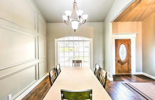 Elegant Smithfield Home with Views - 6 Mi to USU! - Foto 11