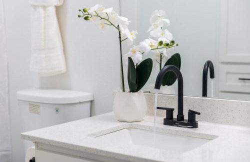 Comfortable 2BR - Pool Near Major Attractions - Foto 24