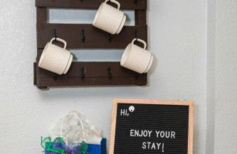 Bright and Sunny Springfield Carriage House - Photo 8