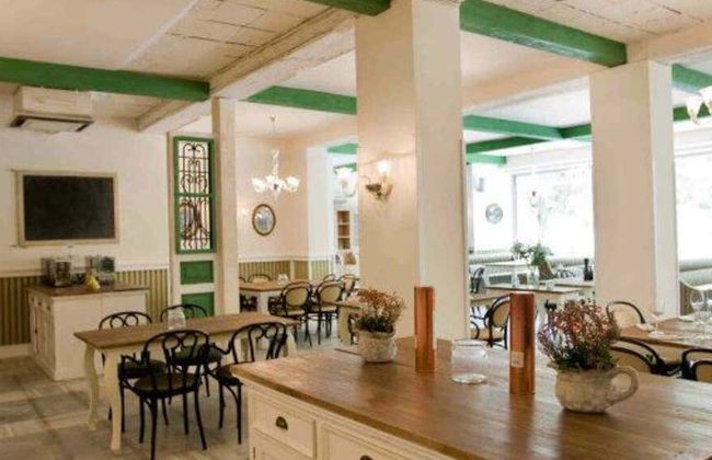 Traditional Meal at the Zylinder Cafe - Foto 1