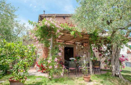 Romantic farmhouse villa Pallina to sleep 5 guests - Photo 3