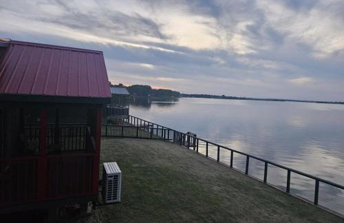 Lakefront Cottage with Hot Tub & Sunset Views - Foto 14