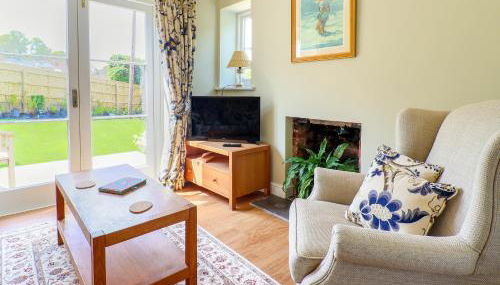 Questant Lodge - Photo 3