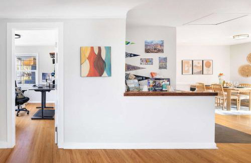 Modern 2BR Retreat w Maple Leaf UW&Park - Foto 15