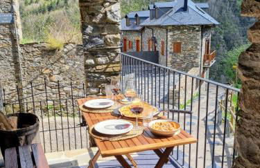 Casa Rústica y Chic con Chimenea y Vistas Panorámicas de La Vall de Boí - Foto 42
