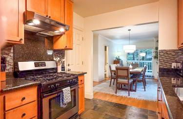 Charming Queen Anne Craftsman 4BR 2 Kitchens - Foto 70