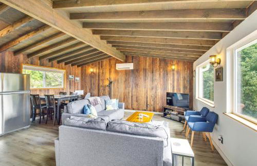 Ocean-View Oregon Coast Vacation Rental with Deck - Foto 1