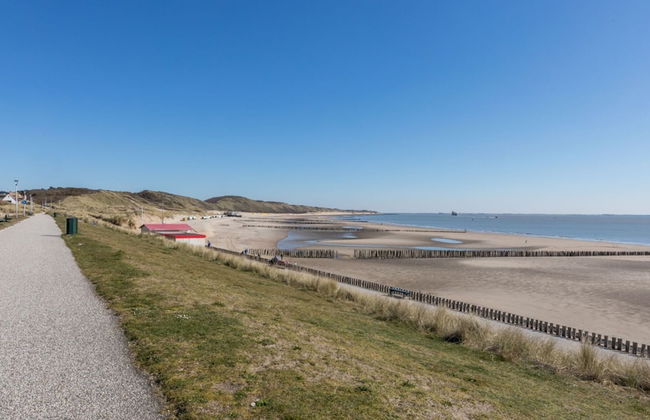 Charming Beach Getaway - Photo 20