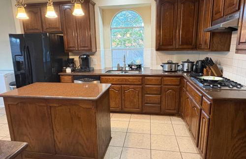 Spacious 4200 sqft - 6 bdrms 4 bath - Gym - Pets OK Near PGA - Universal KIDS - Star Frisco - Photo 35