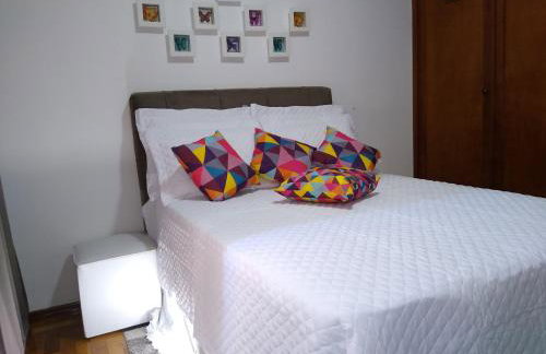 Ensolarado ao lado do shopping com garagem e Wifi - Foto 2