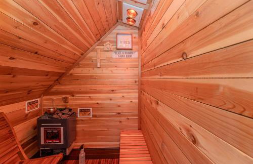 The Gem-3 Bedrooms! King, Full & Twin Beds, Sauna with Free Parking plus more - Foto 2