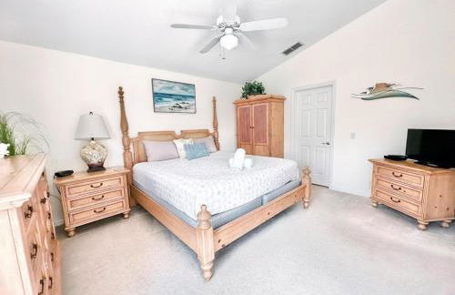 Cozy 4 Bed Pool Home With Game Room 4 Bedroom Home by RedAwning - Foto 28