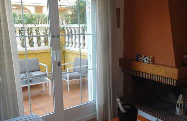 Adosado/casa con terraza y buhardilla. Playa El Perelló - Foto 27