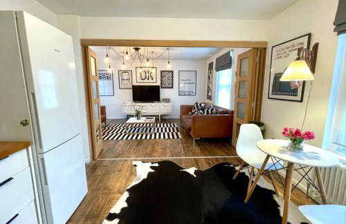 Gorgeous 2 bedroom apartment edge of Cabot Circus - Foto 16