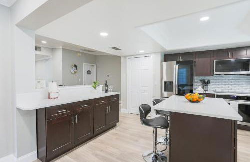 Pool Table, Minigolf, Games at Pondside FunHouse - Foto 13