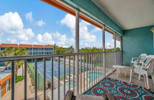 Cheerful Pelican on Anna Maria Island - Photo 21