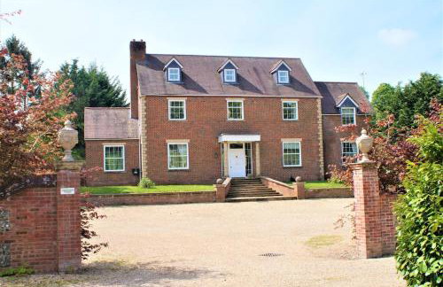 Lambourn House, Countryside Retreat for up to 26 - Foto 1