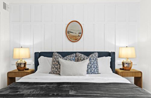 Stylish 1BR Upper Flat in the Heart of Royal Oak - Photo 10