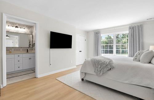 NEW! The White House, with 2 King Ensuites close to Parris Island and Downtown - Foto 43