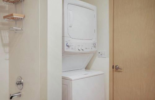 Wallingford jr 1br w rooftop nr bars SEA-639 - Photo 13