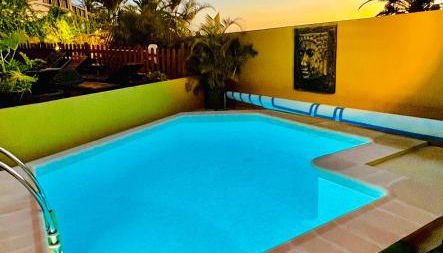 Villa con piscina climatizada y vistas al mar - Foto 2