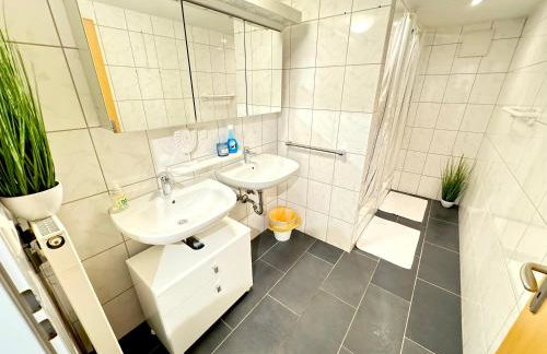 I Apartment 17 Personen - Monteurzimmer - Ferienwohnung, Großköllnbach - Foto 15