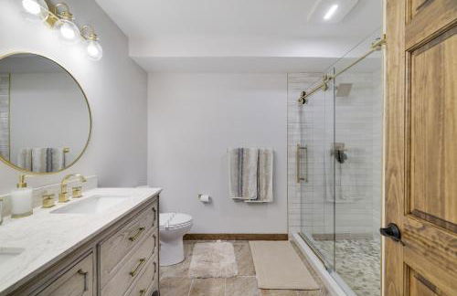 Whiskey Pines Retreat! Single Level Home, Outdoor Firepit, AC, BBQ! Sleeps 9 in Lake Harmony! - Foto 25