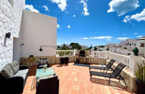 Casa en Nerja con gran terraza, muy luminosa y en tranquila urbanización - Foto 2