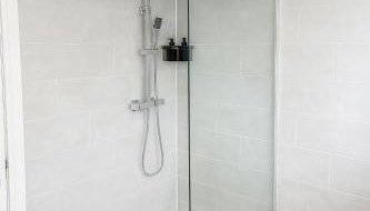 Kehoe's Pad Near Etihad Stadium & Coop Live Arena Sleeps 4 - Foto 5, Shower