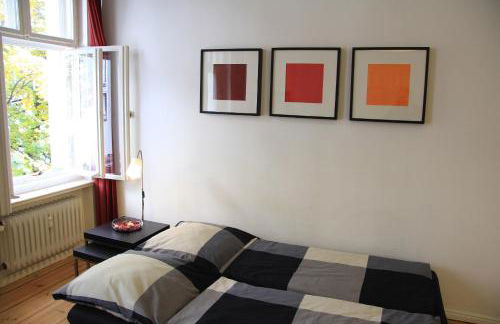 Nollendorf Apartments - 1 separate bedroom and 1 living room with sofa bed in Motzstraße - Foto 38